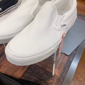 Brand new white vans! Online go for 65!